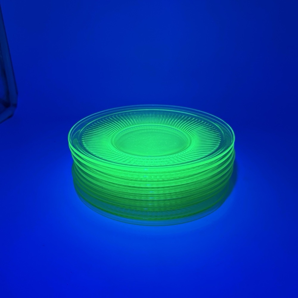 Green Uranium Vaseline Glass Plates 7.5" Ribbed Lot Of 8 Vintage